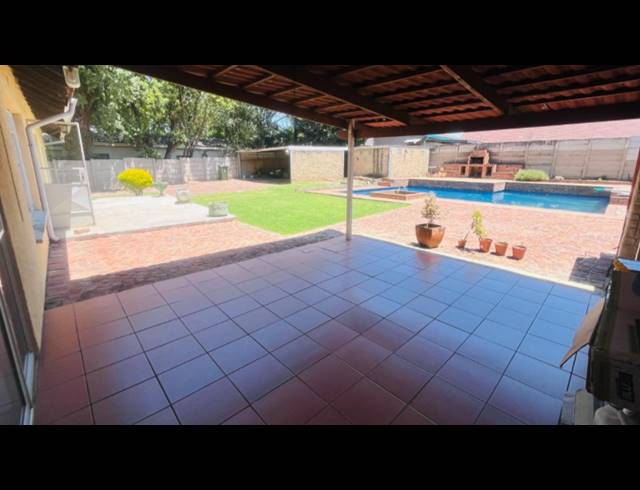 4 BEDROOM HOUSE FOR SALE IN BRACKENDOWNS